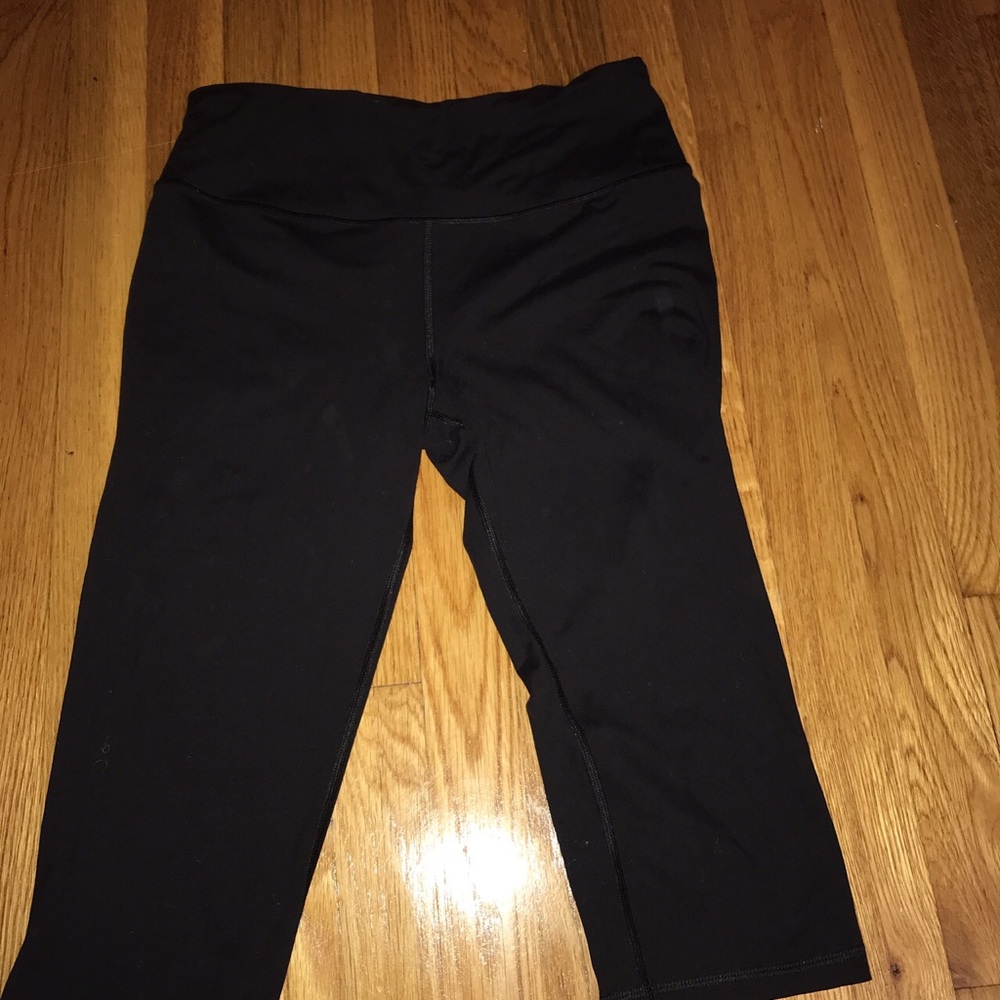 Victoria’s Secret cropped leggings